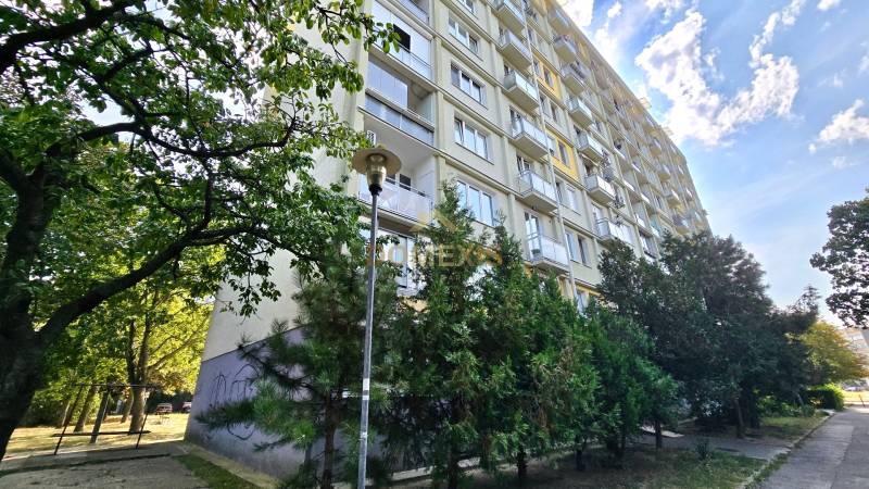 Sale Three bedroom apartment, Three bedroom apartment, Komárnická, Bra