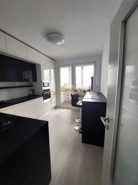 Rent Three bedroom apartment, Three bedroom apartment, Znievska, Brati