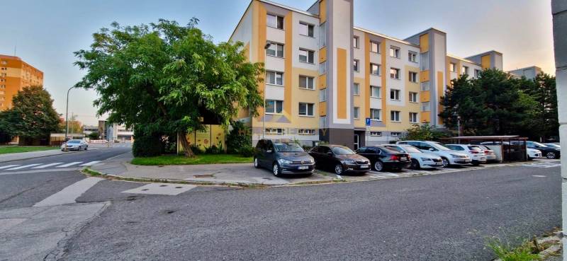 Sale Three bedroom apartment, Three bedroom apartment, Toryská, Bratis