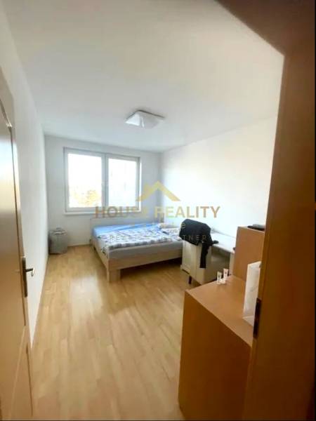 Rent Three bedroom apartment, Three bedroom apartment, Drotárska cesta