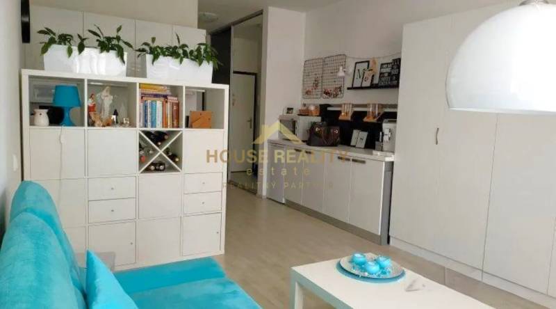 Rent Single studio, Single studio, Žltá, Bratislava - Petržalka, Slova