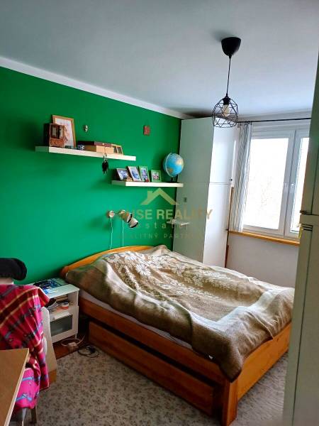 Rent Three bedroom apartment, Three bedroom apartment, Púpavová, Brati