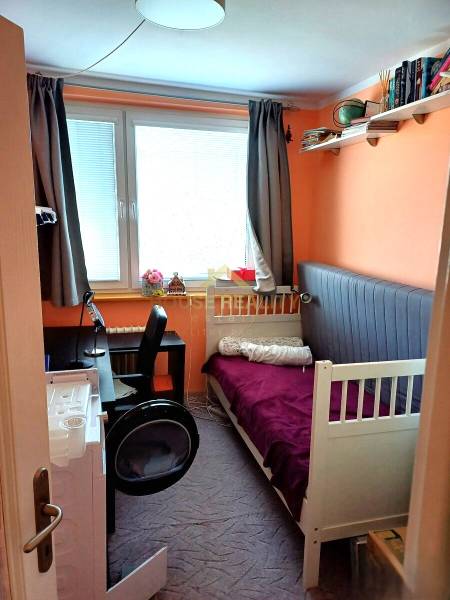 Rent Three bedroom apartment, Three bedroom apartment, Púpavová, Brati