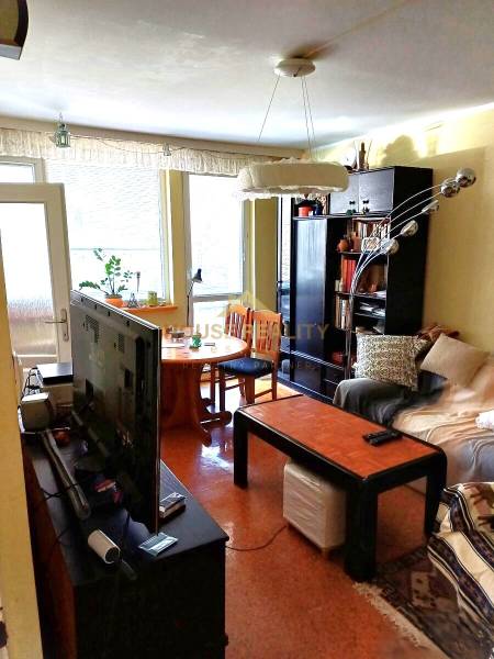 Rent Three bedroom apartment, Three bedroom apartment, Púpavová, Brati
