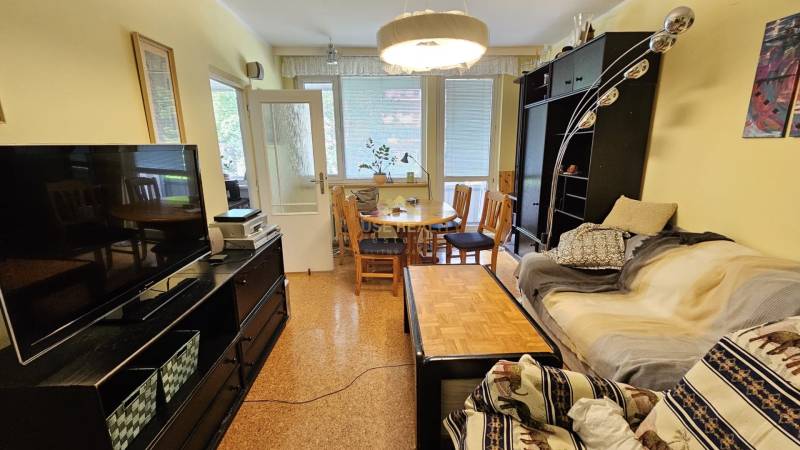 Rent Three bedroom apartment, Three bedroom apartment, Púpavová, Brati