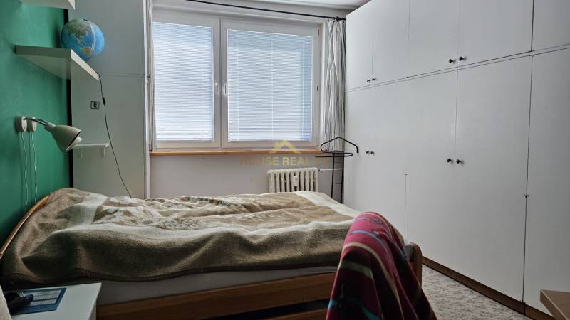 Rent Three bedroom apartment, Three bedroom apartment, Púpavová, Brati