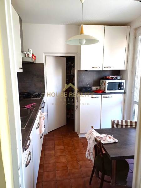 Rent Three bedroom apartment, Three bedroom apartment, Púpavová, Brati