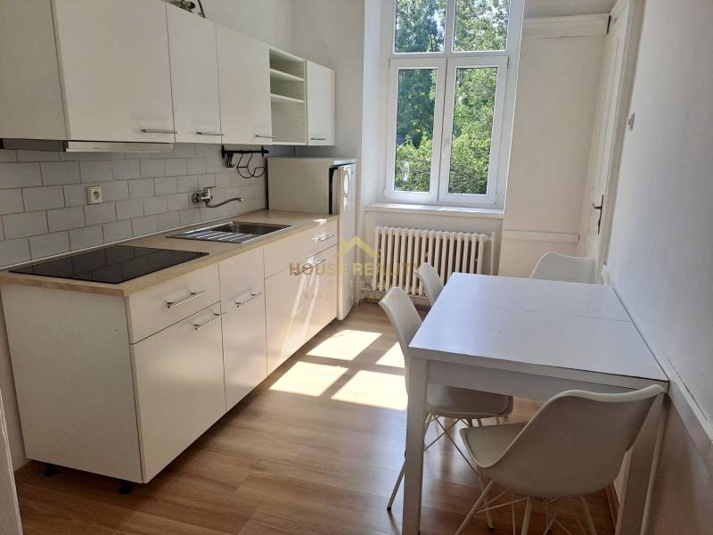 Rent Three bedroom apartment, Three bedroom apartment, Leškova, Bratis