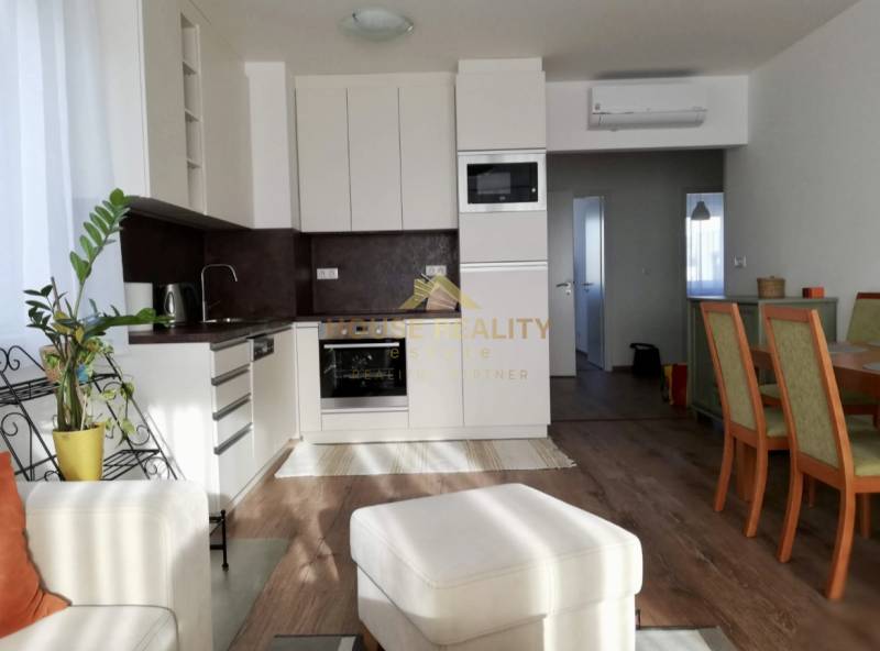 Rent Two bedroom apartment, Two bedroom apartment, Blumentálska, Brati