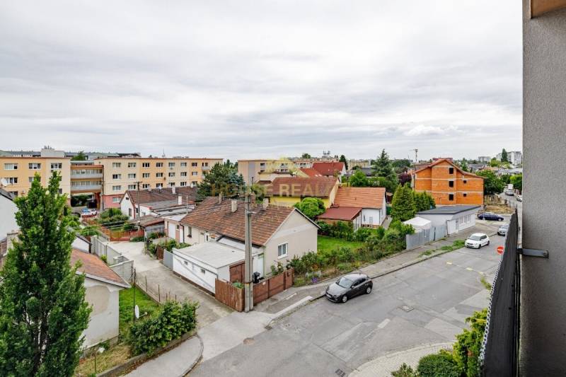 Rent One bedroom apartment, One bedroom apartment, Pri strelnici, Brat