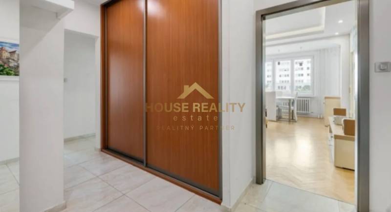 Rent Three bedroom apartment, Three bedroom apartment, Račianska, Brat