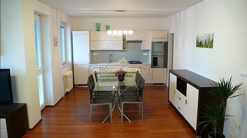 Rent Three bedroom apartment, Three bedroom apartment, Martinengova, B