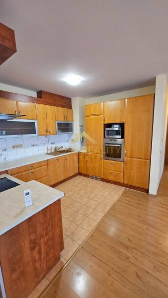 Rent Three bedroom apartment, Three bedroom apartment, Tupého, Bratisl