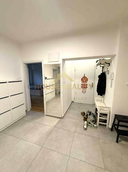 Rent Three bedroom apartment, Three bedroom apartment, Blumentálska, B