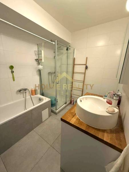 Rent Three bedroom apartment, Three bedroom apartment, Blumentálska, B