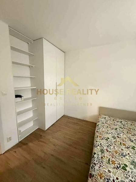 Rent Three bedroom apartment, Three bedroom apartment, Blumentálska, B