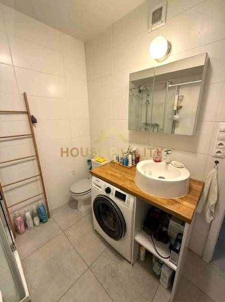 Rent Three bedroom apartment, Three bedroom apartment, Blumentálska, B