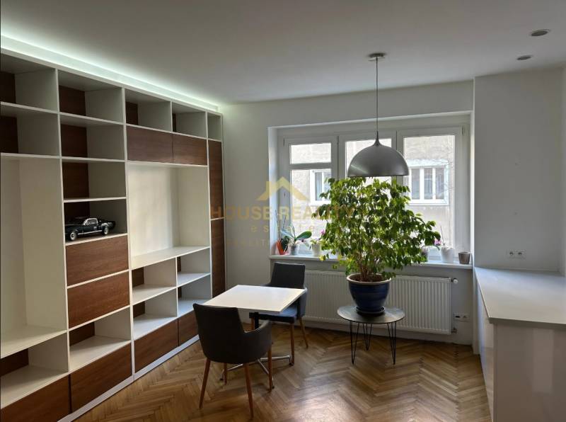 Rent Two bedroom apartment, Two bedroom apartment, Belopotockého, Brat