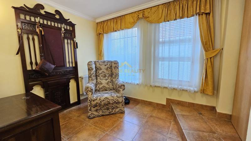Rent Three bedroom apartment, Three bedroom apartment, Zámocká, Bratis