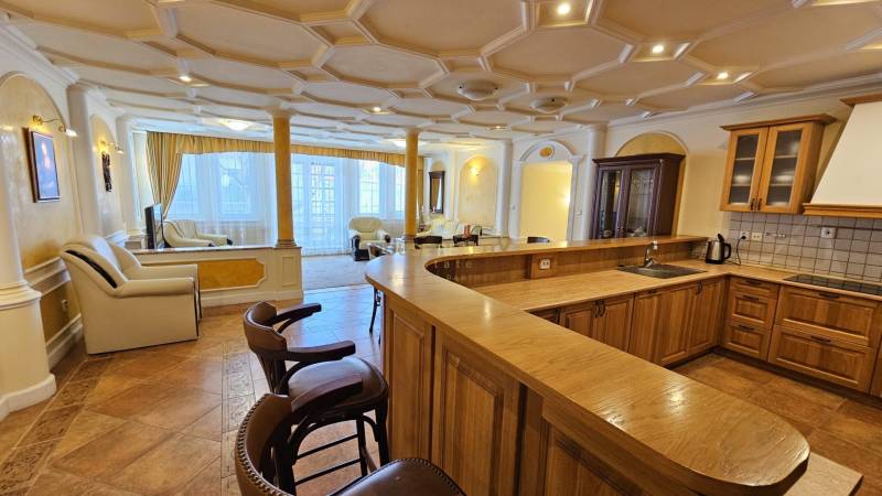 Rent Three bedroom apartment, Three bedroom apartment, Zámocká, Bratis