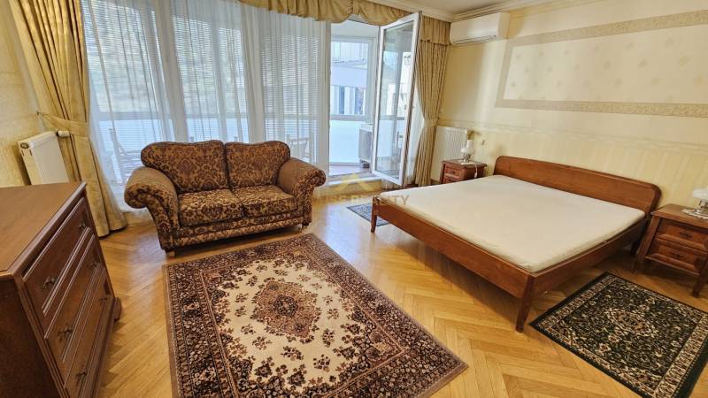 Rent Three bedroom apartment, Three bedroom apartment, Zámocká, Bratis