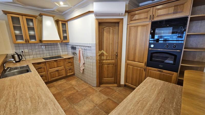 Rent Three bedroom apartment, Three bedroom apartment, Zámocká, Bratis