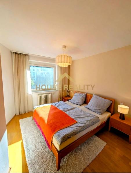 Rent Three bedroom apartment, Three bedroom apartment, Martinengova, B