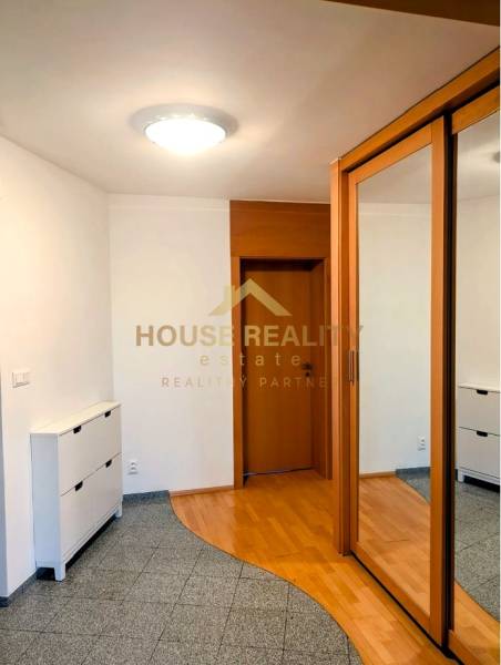 Rent Three bedroom apartment, Three bedroom apartment, Martinengova, B