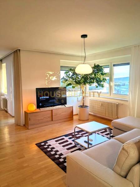 Rent Three bedroom apartment, Three bedroom apartment, Martinengova, B